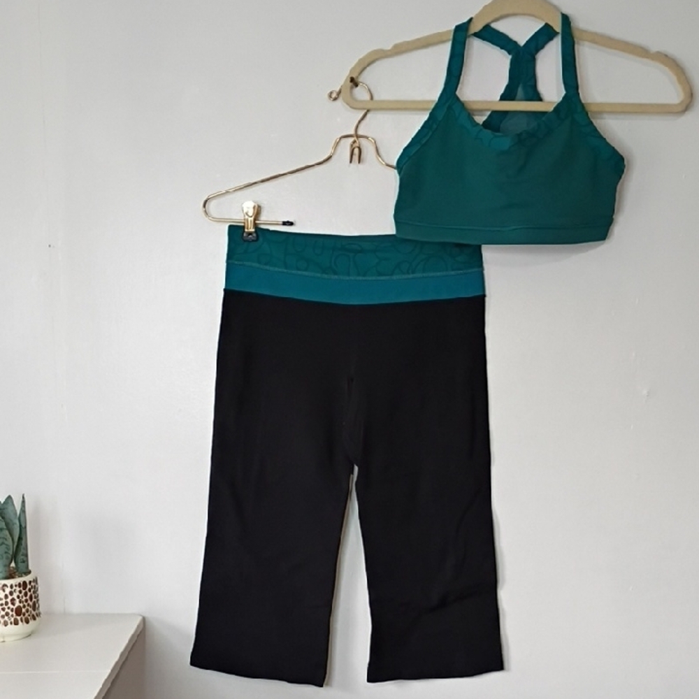 Lululemon Workout Set Groove Teal and Black Women's Small Bra And Yoga Pants